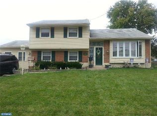 136 Clement Dr, Somerdale, NJ 08083