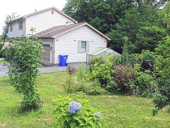4th image of 2 Gale Ct