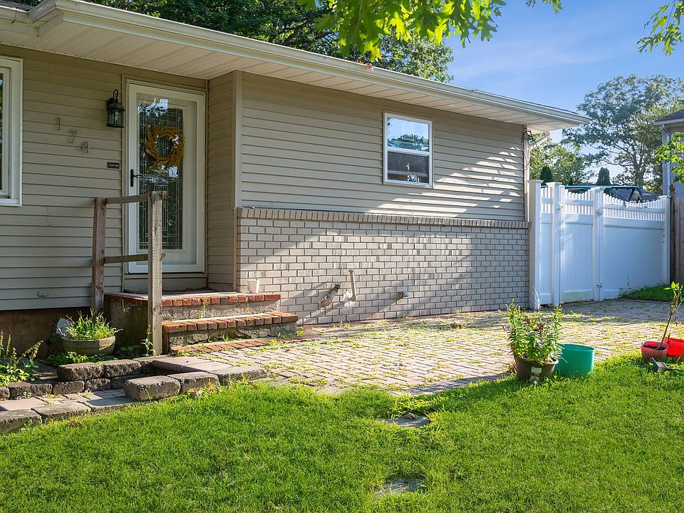 1st image of 174 Woodlawn Ave