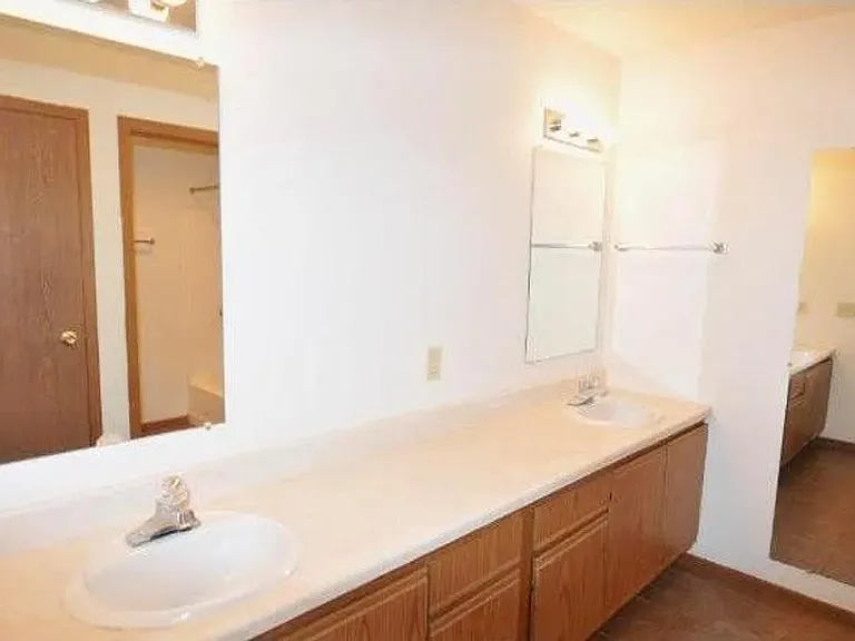 Cloudhaven Apartments — Photo 14