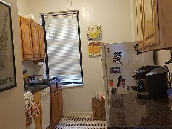 2nd image of 140 E 17th St #4C