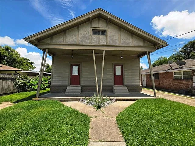 2319 Plaza Dr — Photo 1