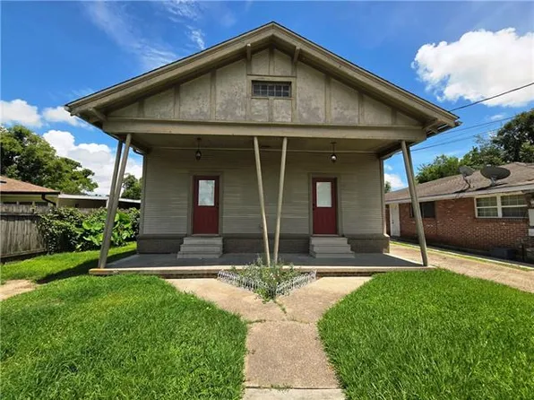 2319 Plaza Dr, Chalmette, LA 70043