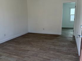 1715 Cherry Ave, Long Beach, CA