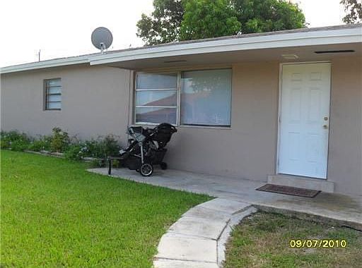 2nd image of 4041 NE 5th Ter