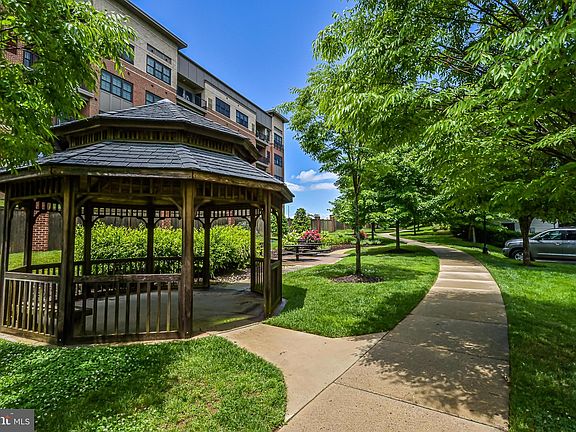 3rd image of 2911 Deer Hollow Way Unit 120