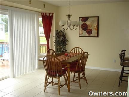 Dining room w/ bay window