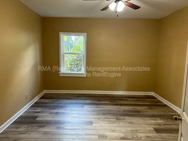 333 W College St — Photo 5