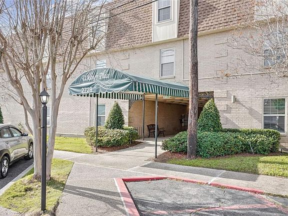 2nd image of 2728 Whitney Pl APT 218