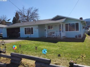 920 SE Riverside Dr, Myrtle Creek, OR 97457