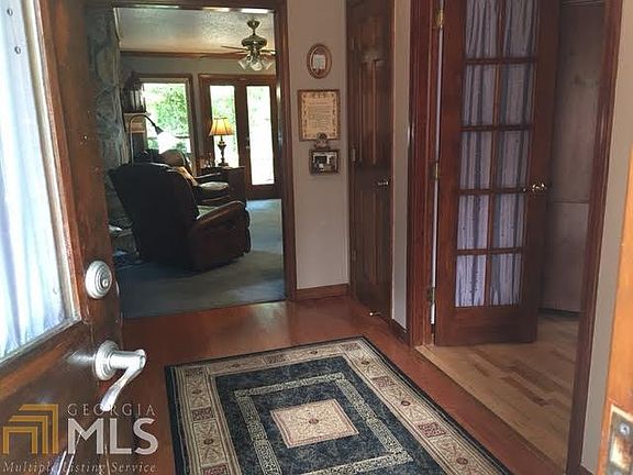 3rd image of 305 Derby Dr