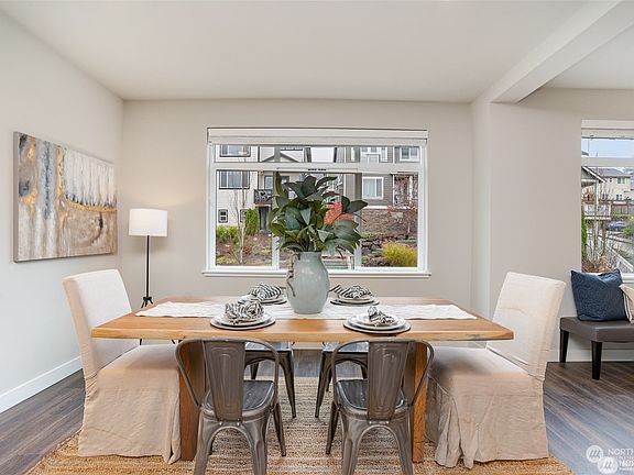 4th image of 16017 1st Avenue NE