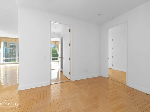 845 United Nations Plaza image 1 of 17