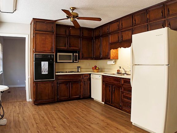 4th image of 1609 Celinda Ln