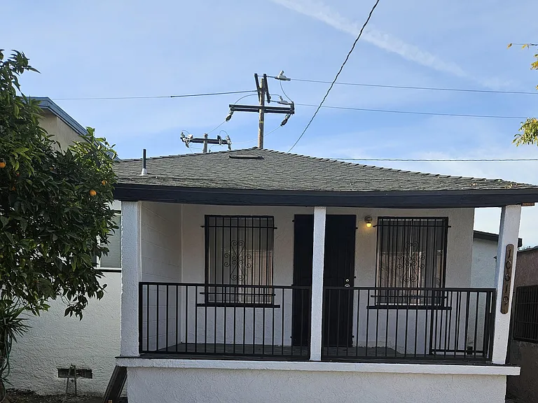 10619 S Budlong Ave — Photo 9