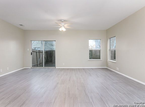 5th image of 7803 Crown Trce