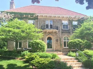 2805 E Menlo Blvd, Shorewood, WI 53211