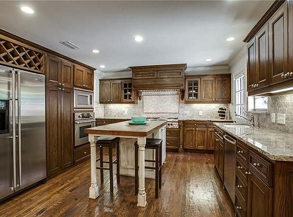 4th image of 6509 Danbury Ln