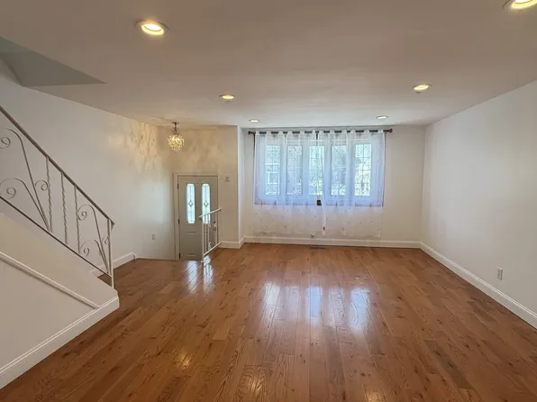 3646 Genesee Dr, Philadelphia, PA 19154