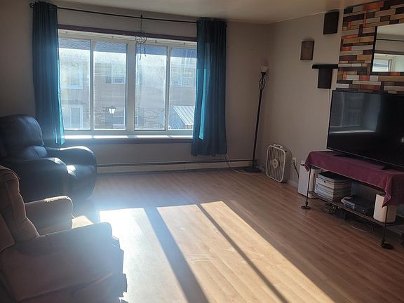 2nd image of 5650 W Wahner Ave Unit 204
