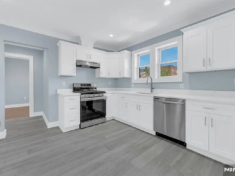 229 Columbia Ave #2 — Photo 5