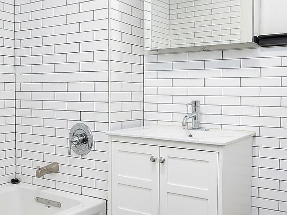 3rd image of 945 Bergen St #220