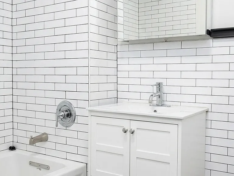 945 Bergen St #220 — Photo 3