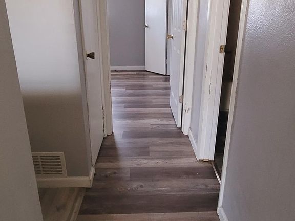 4th image of 1420 N Della St APT 7