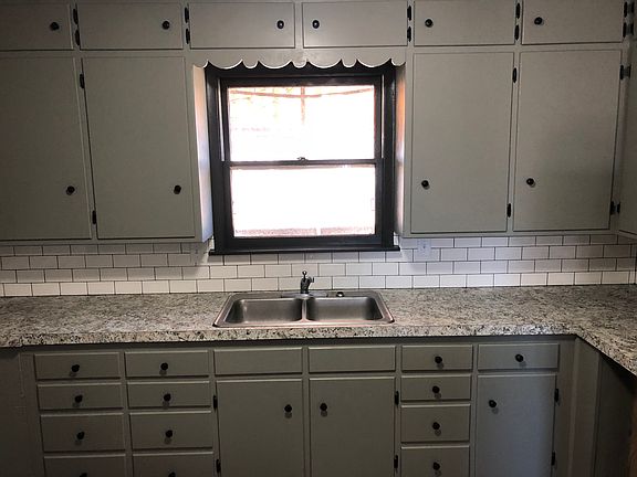 2nd image of 803 27th Ave