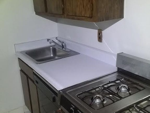 4th image of 301 E 45th St