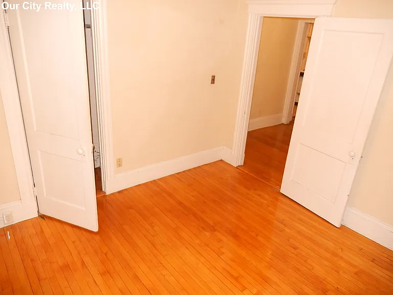 Craigie Cir — Photo 9