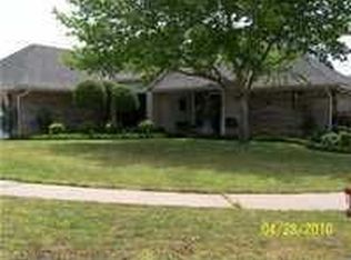 3000 Crown Feathers Dr, Edmond, OK 73013