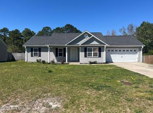212 Michel Ct, Hubert, NC 28539