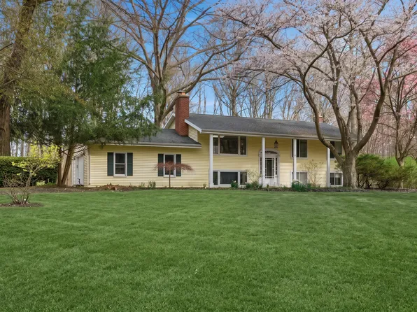13970 Hollywood Blvd, Three Oaks, MI 49128