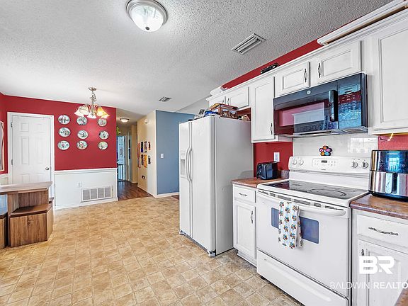 5th image of 14253 Lexington Dr