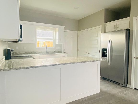 4th image of 1912 Red Bud St #1