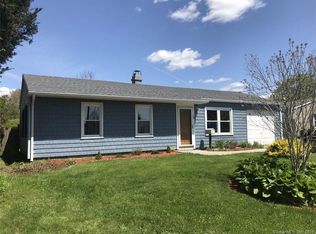 18 Indian Field Rd, Groton, CT 06340