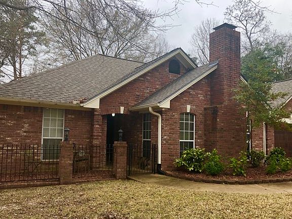 3rd image of 108 Paint Brush Cir