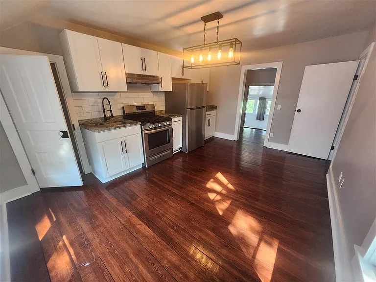 524 State St #5 — Photo 1
