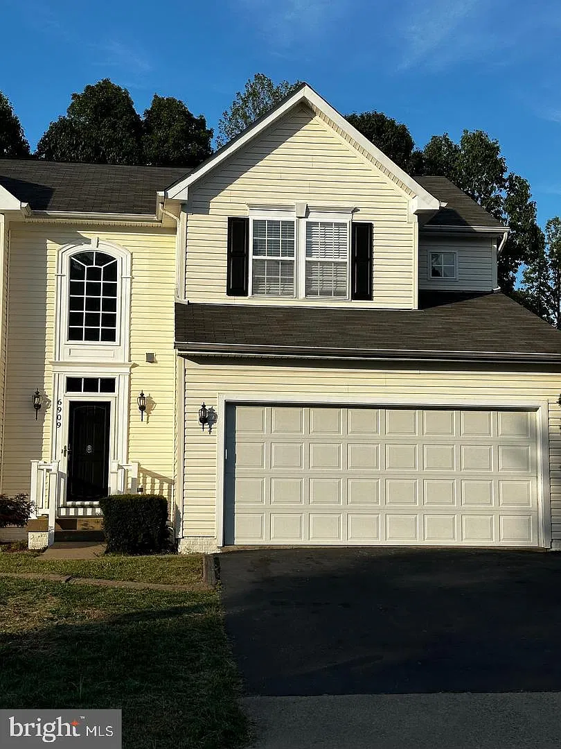 2 bed, 1.0 bath, 2724 sqft, $1,495 — Photo 2