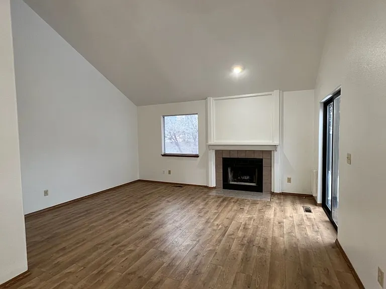 1339 Johnson Ct — Photo 3