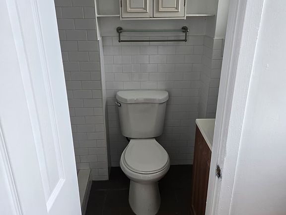 4th image of 538 27th St APT C2
