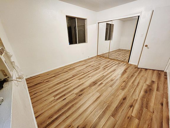 5th image of 667 W Evans St