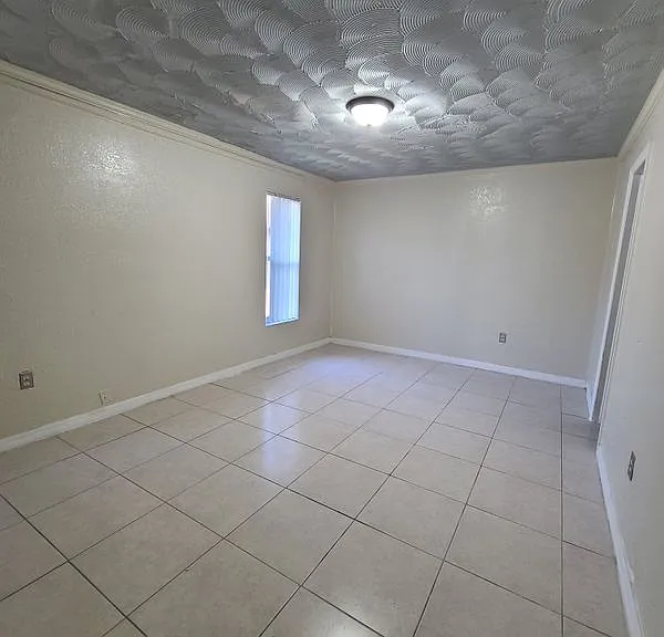 1712 SW 40th Ter #1712 — Photo 3