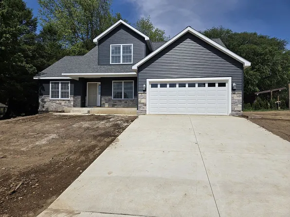 55822 Nature View Dr, New Carlisle, IN 46552