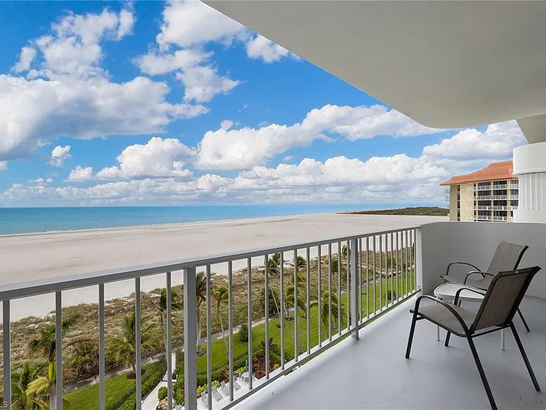 140 Seaview Ct #S902 — Photo 1