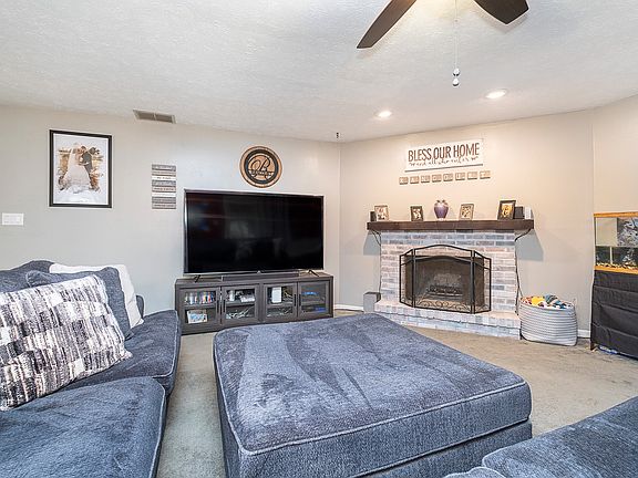 5th image of 8825 Hollowood Dr