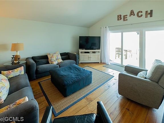 2nd image of 2302 Island Shores Dr