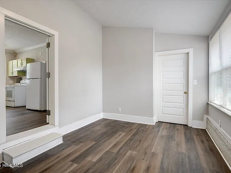 1736 Fenwick St — Photo 15