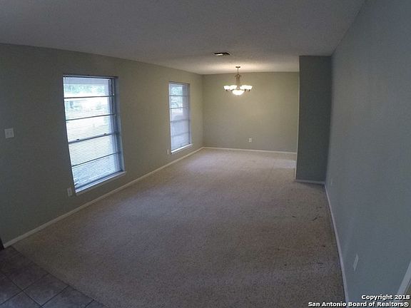 5th image of 14319 Parkhurst St